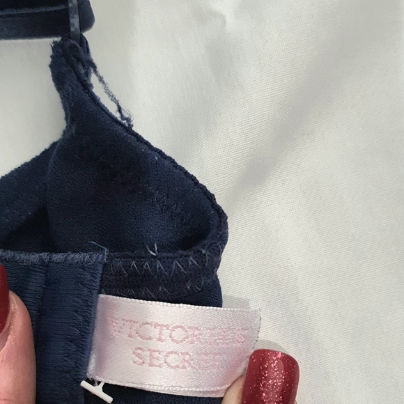 Victoria's Secret Body By Victoria Bra - Picture 6 of 6